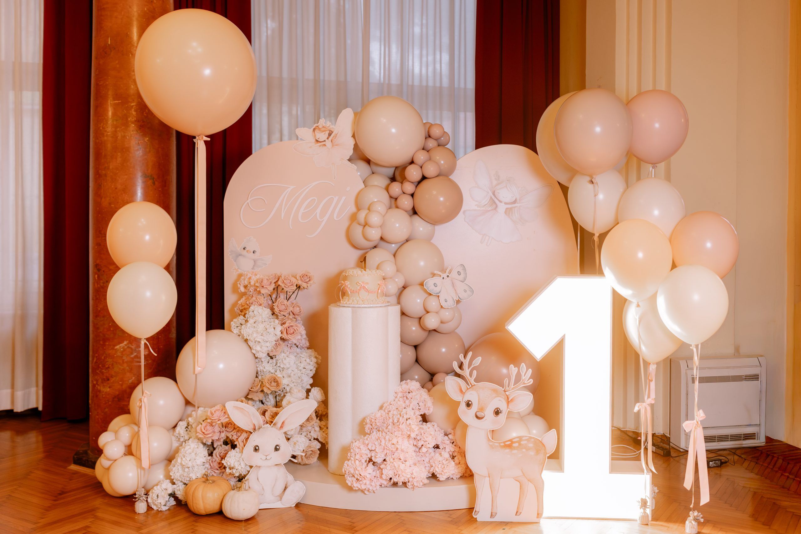 Baloni dekoracija i i detalji u pastelnoj paleti – 1. dječji rođendan – Mali Party Istra